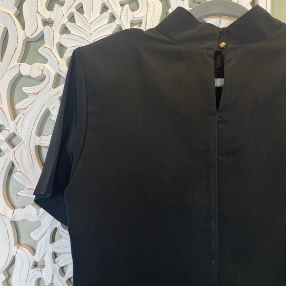 Graver Studios Mock Neck Black Shell Keyhole Medium - Picture 5 of 6